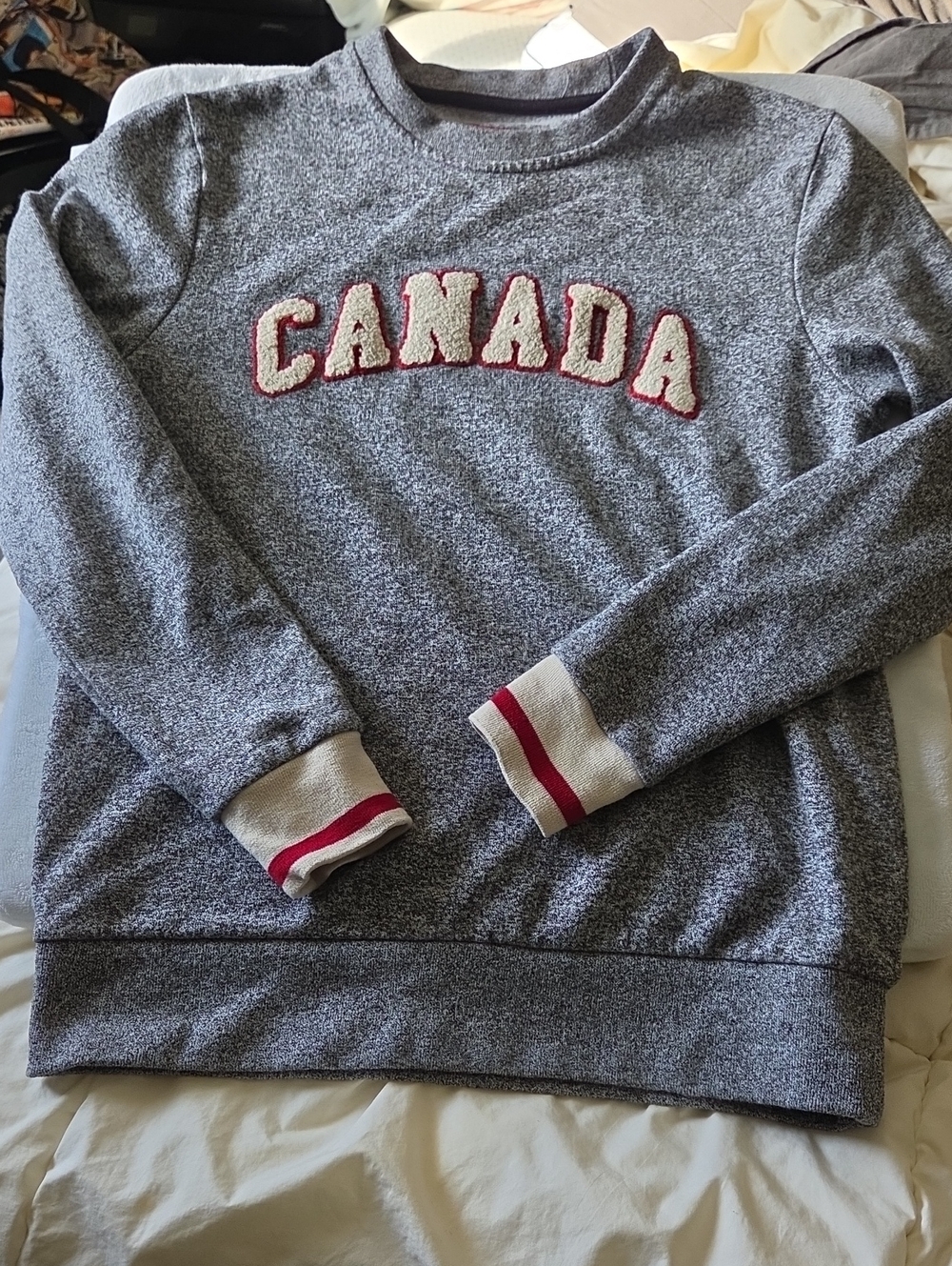 Canada Embroidered Grey Men's Sweater PTP 22inch/29 long